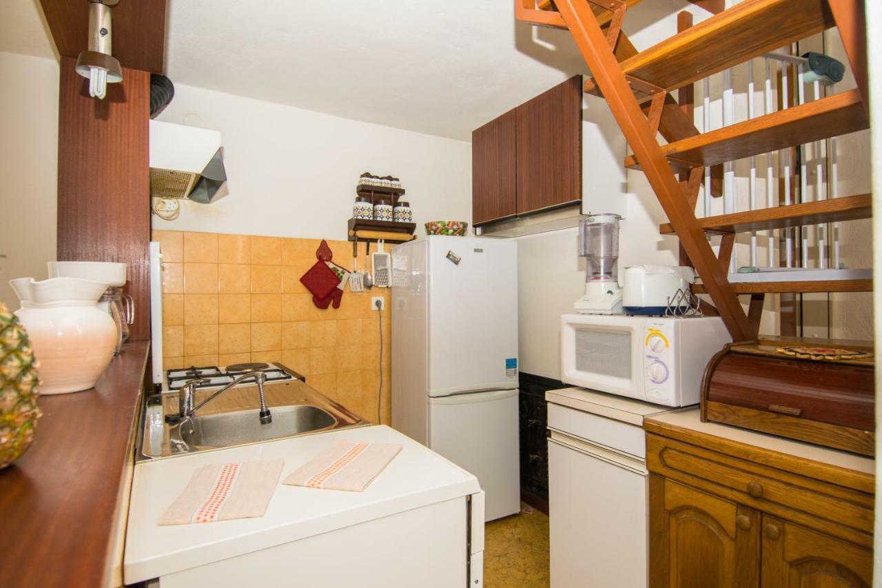 Vacation Home Mirjana Seget Vranjica Eksteriør billede