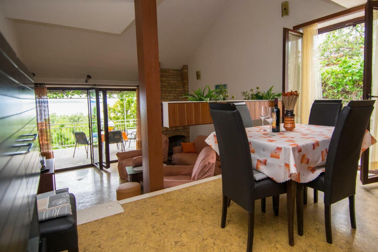 Vacation Home Mirjana Seget Vranjica Eksteriør billede