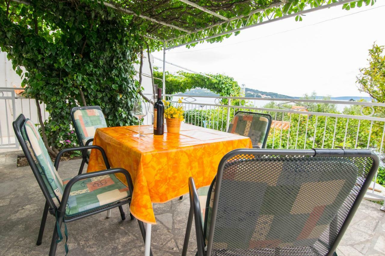 Vacation Home Mirjana Seget Vranjica Eksteriør billede