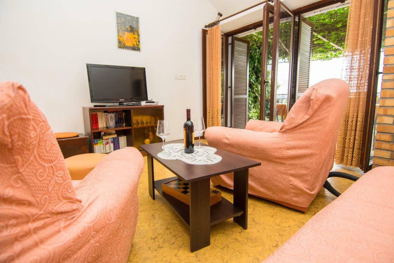 Vacation Home Mirjana Seget Vranjica Eksteriør billede