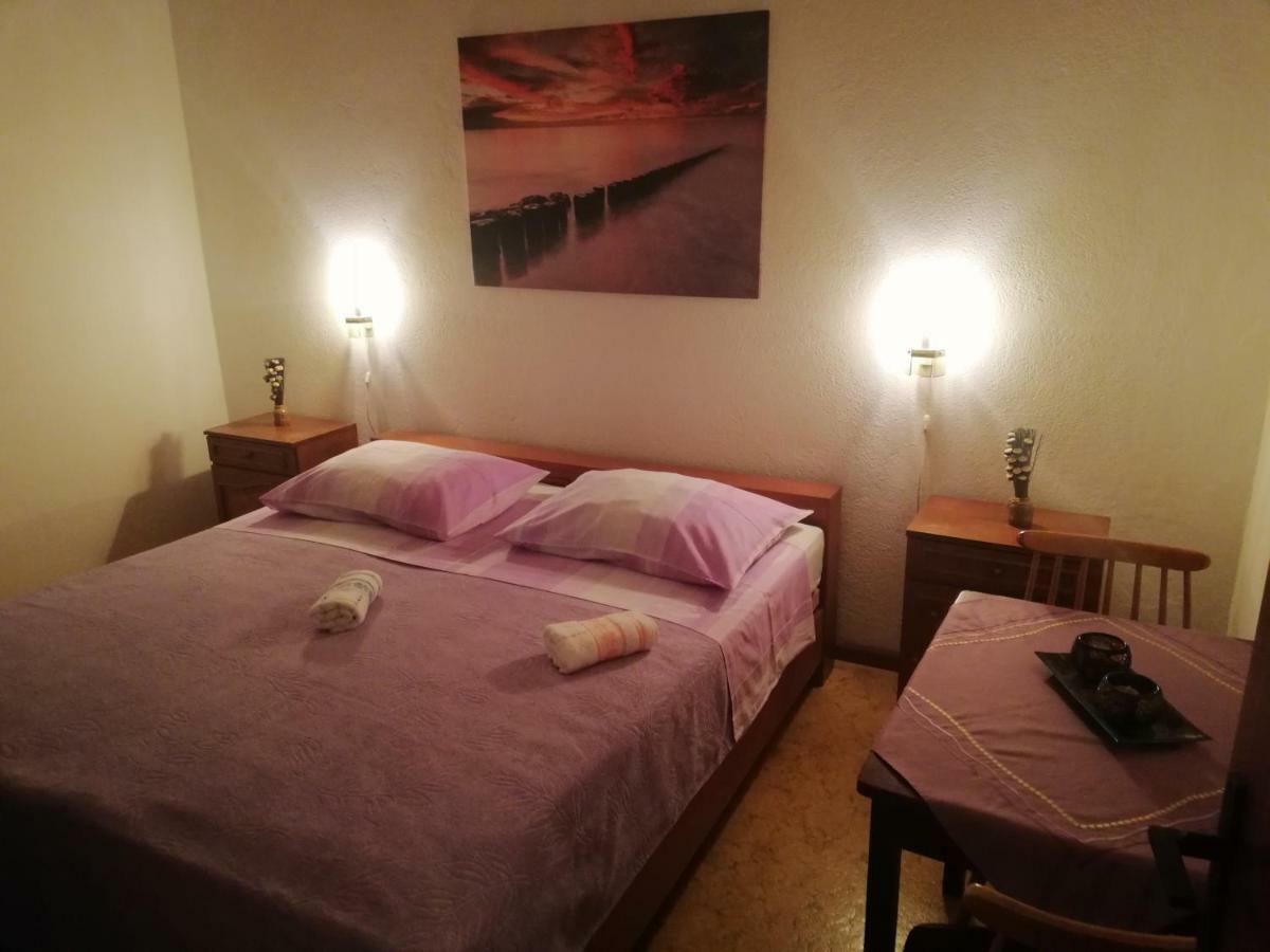 Vacation Home Mirjana Seget Vranjica Eksteriør billede