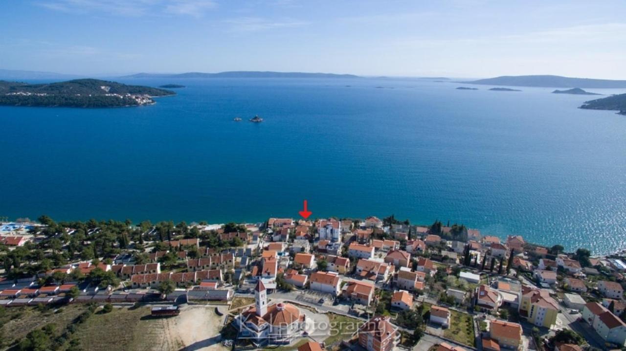 Vacation Home Mirjana Seget Vranjica Eksteriør billede